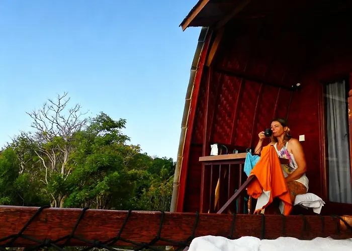 Nusa Penida Ocean Cliffside