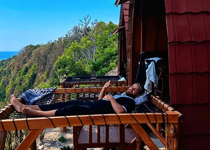 Nusa Penida Ocean Cliffside * Semarapura