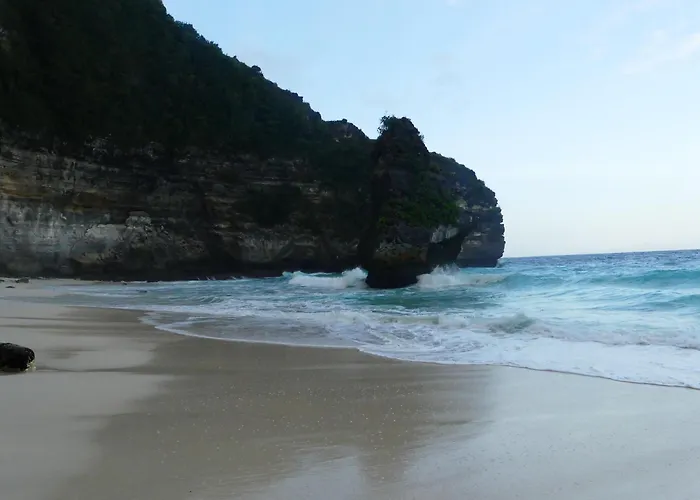 Nusa Penida Ocean Cliffside Ferienhaus